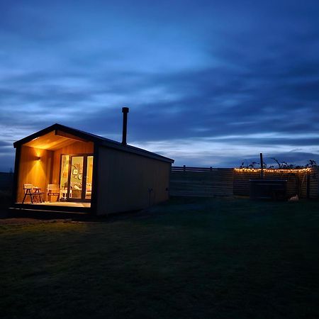 Under The Oak Glamping Otel Caerphilly Dış mekan fotoğraf