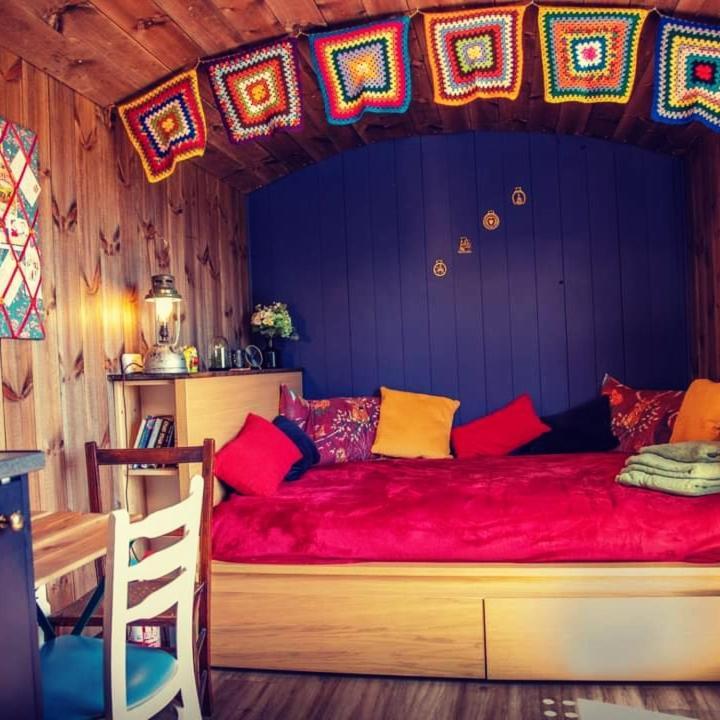 Under The Oak Glamping Otel Caerphilly Dış mekan fotoğraf