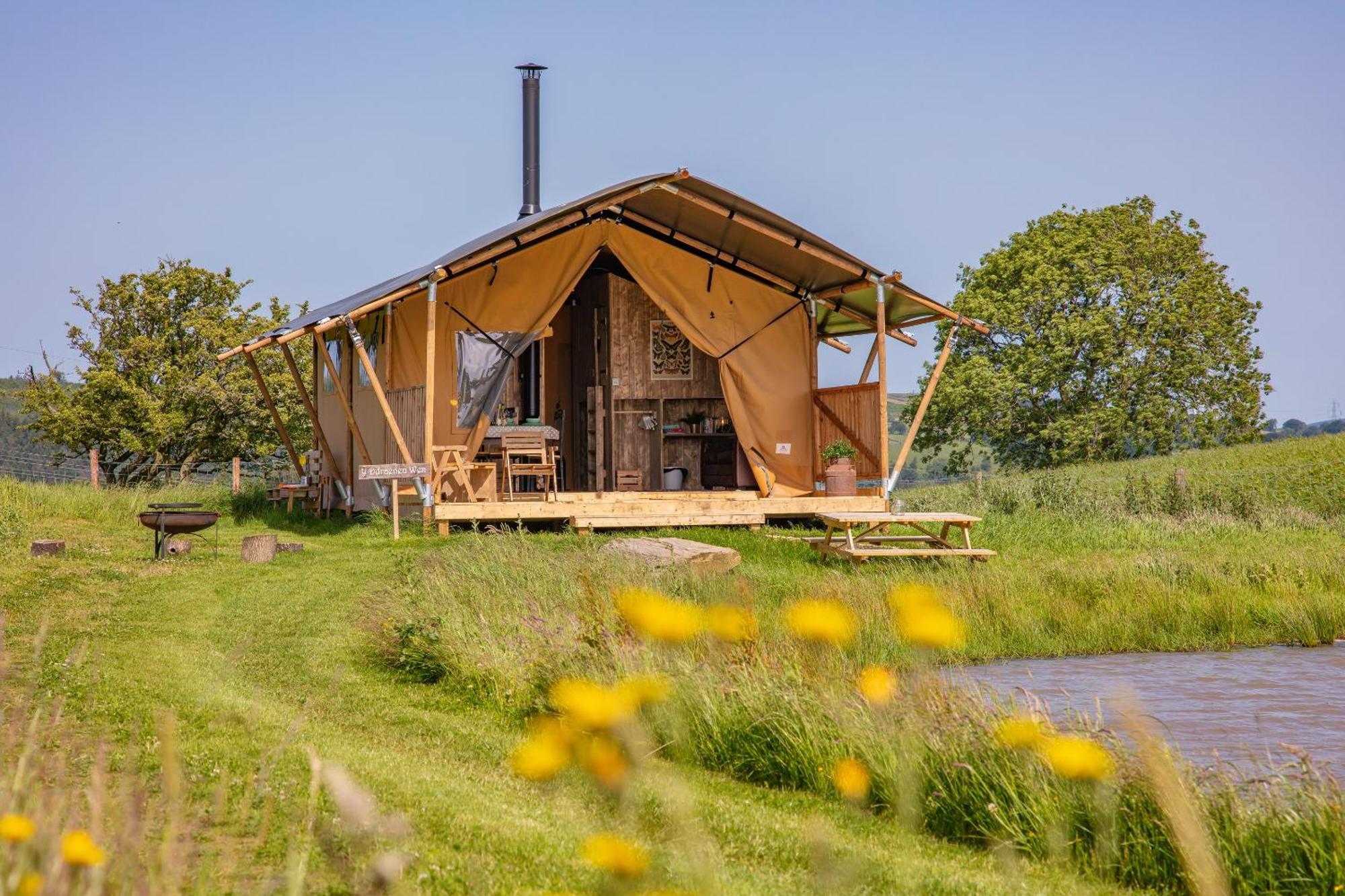 Under The Oak Glamping Otel Caerphilly Dış mekan fotoğraf