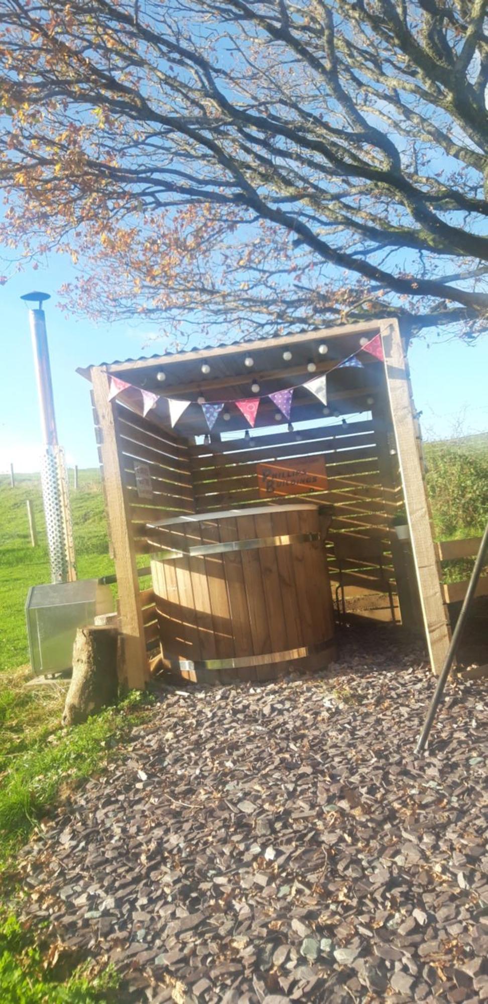 Under The Oak Glamping Otel Caerphilly Dış mekan fotoğraf