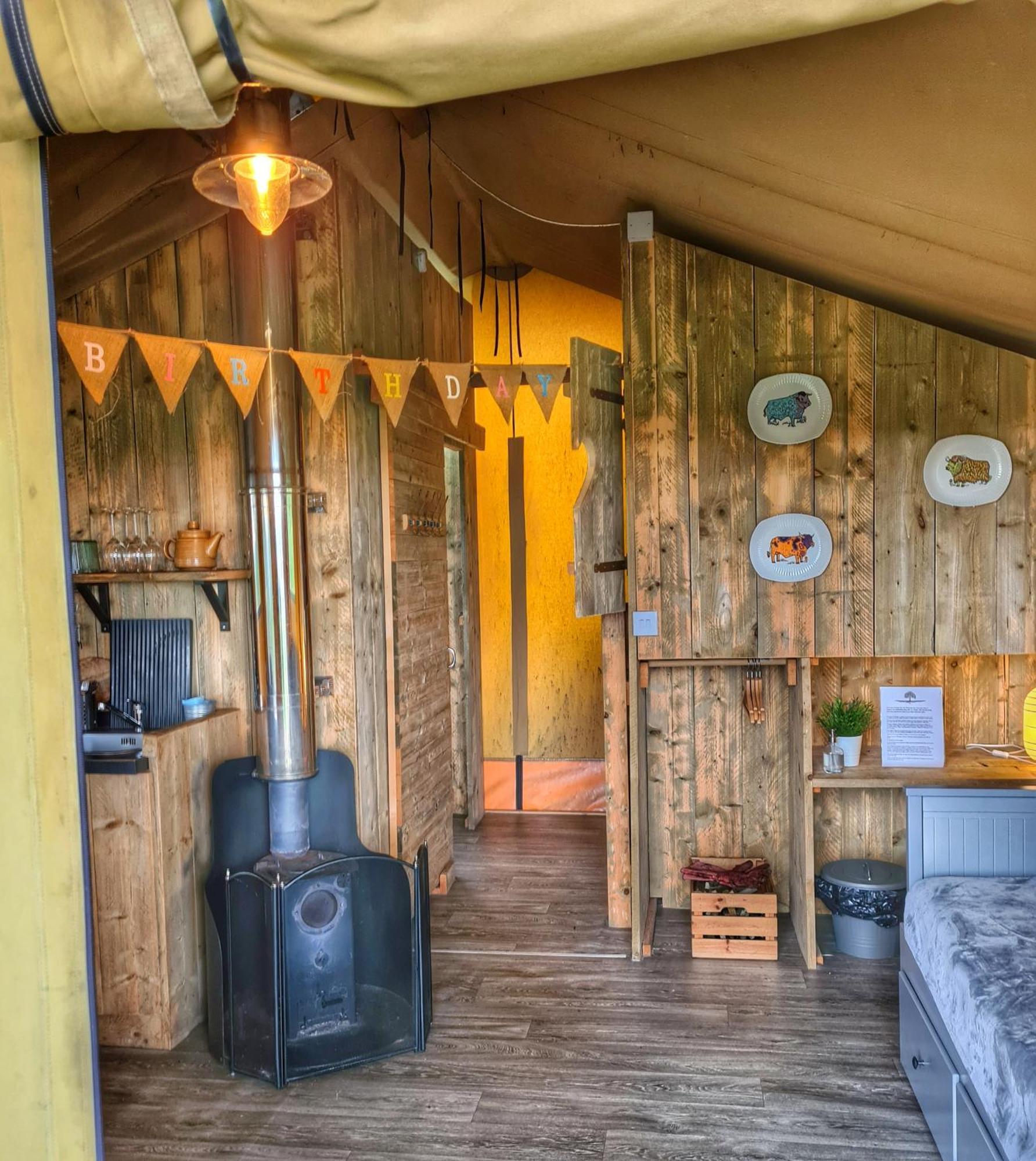 Under The Oak Glamping Otel Caerphilly Dış mekan fotoğraf