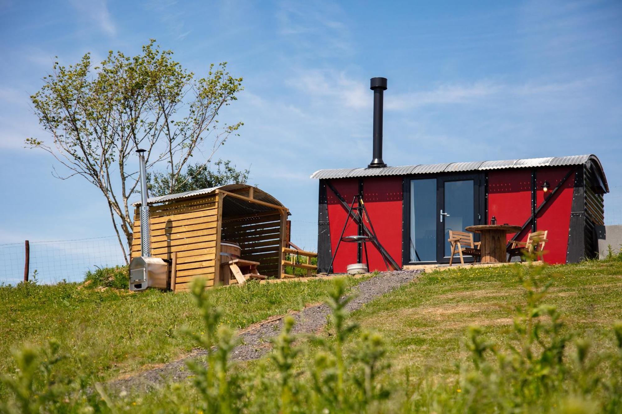 Under The Oak Glamping Otel Caerphilly Dış mekan fotoğraf